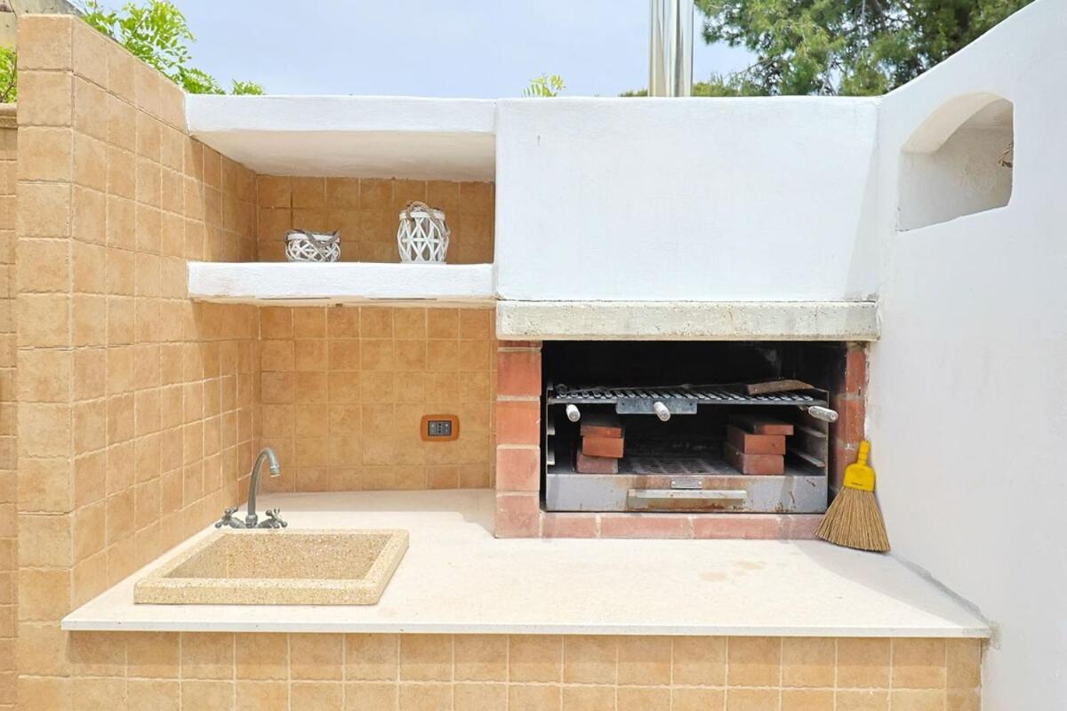 Villa Le Conchiglie Di Taranto Mediterranea Pulsano Exterior photo